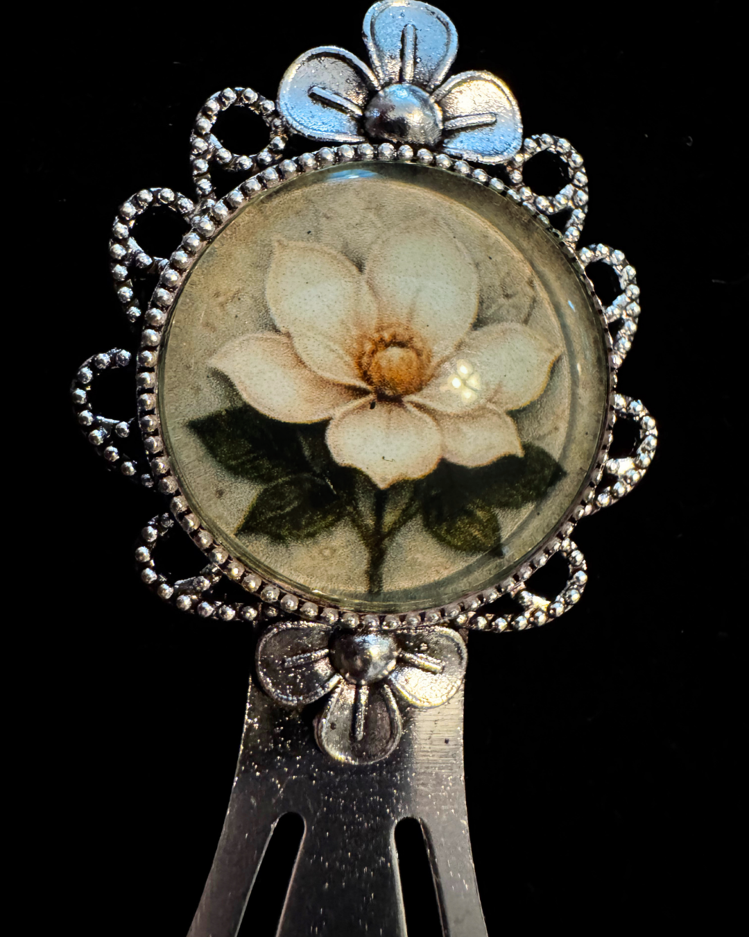Magnolia in Bloom — Vintage Style Bookmark