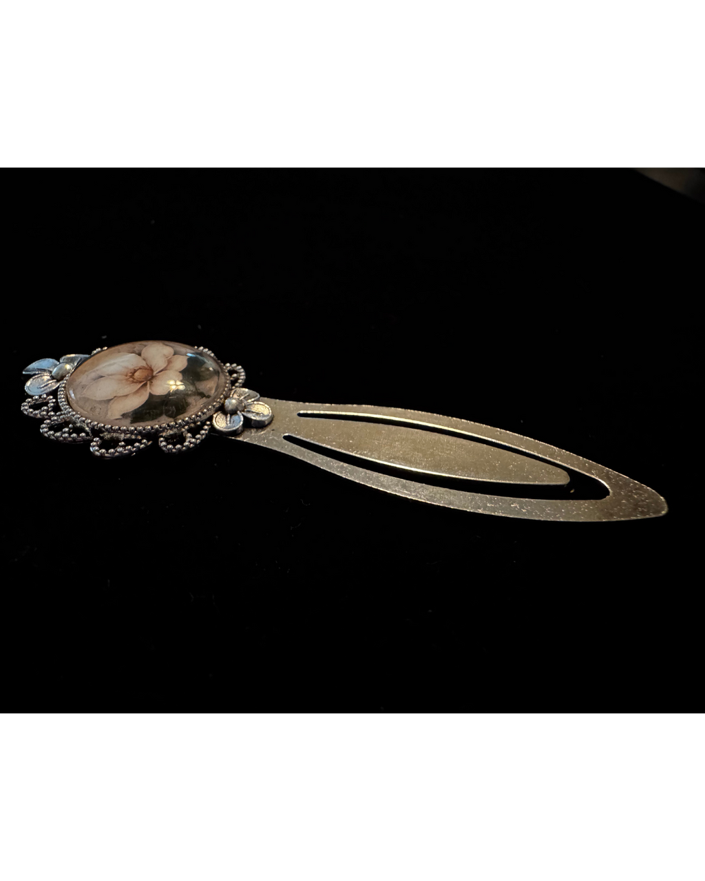 Magnolia in Bloom — Vintage Style Bookmark