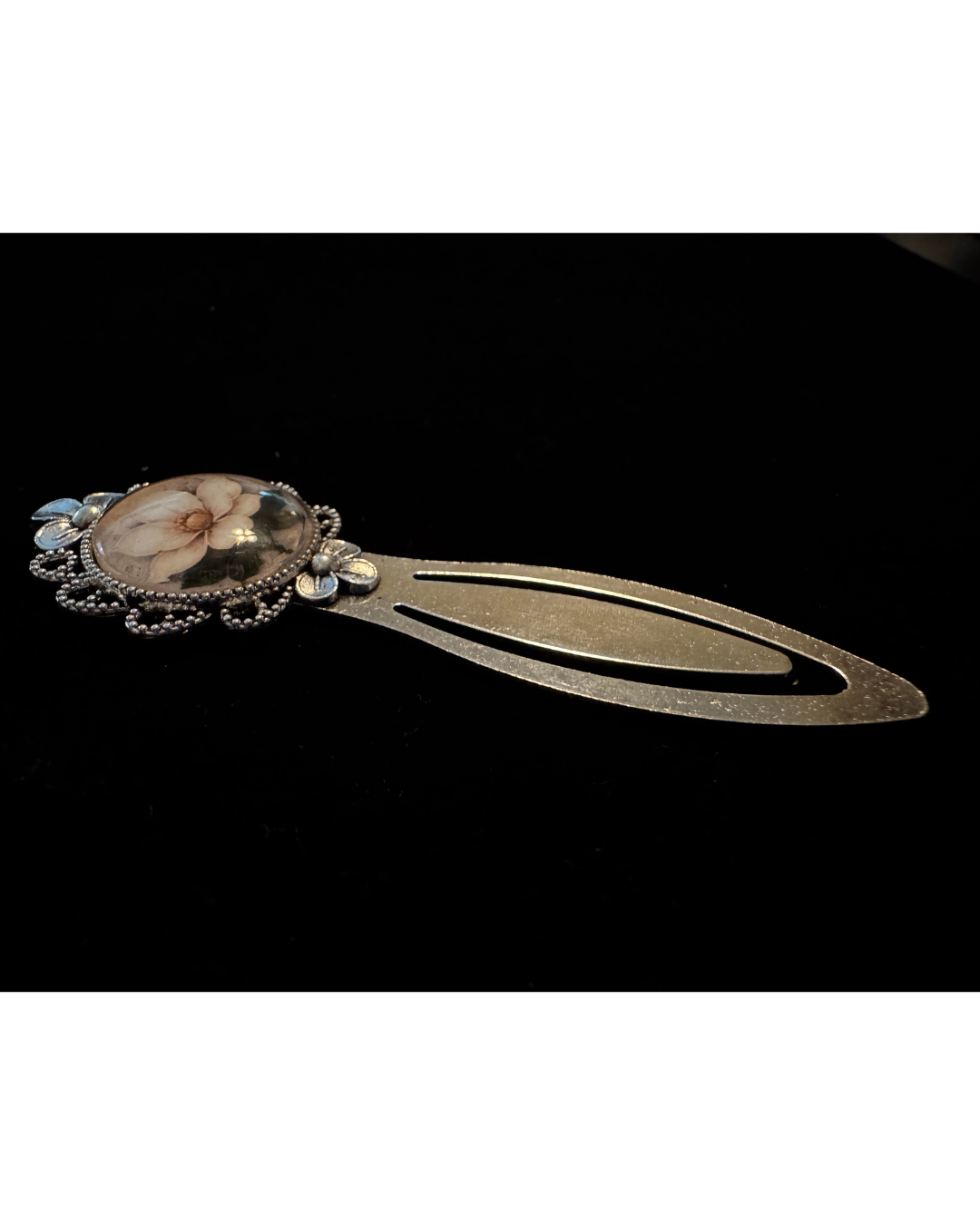 Magnolia in Bloom — Vintage Style Bookmark