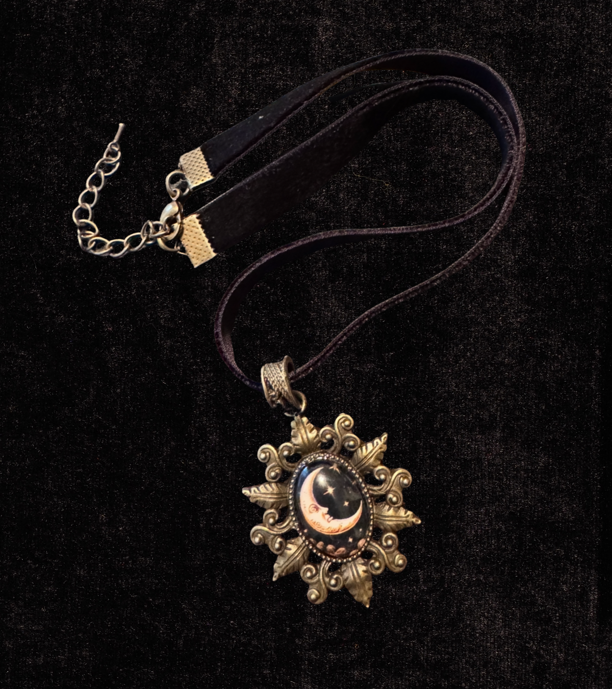 Curiosity Star Choker - Crescent Moon