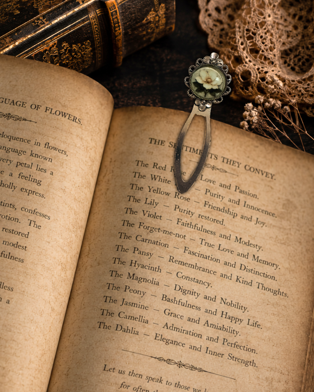 Magnolia in Bloom — Vintage Style Bookmark